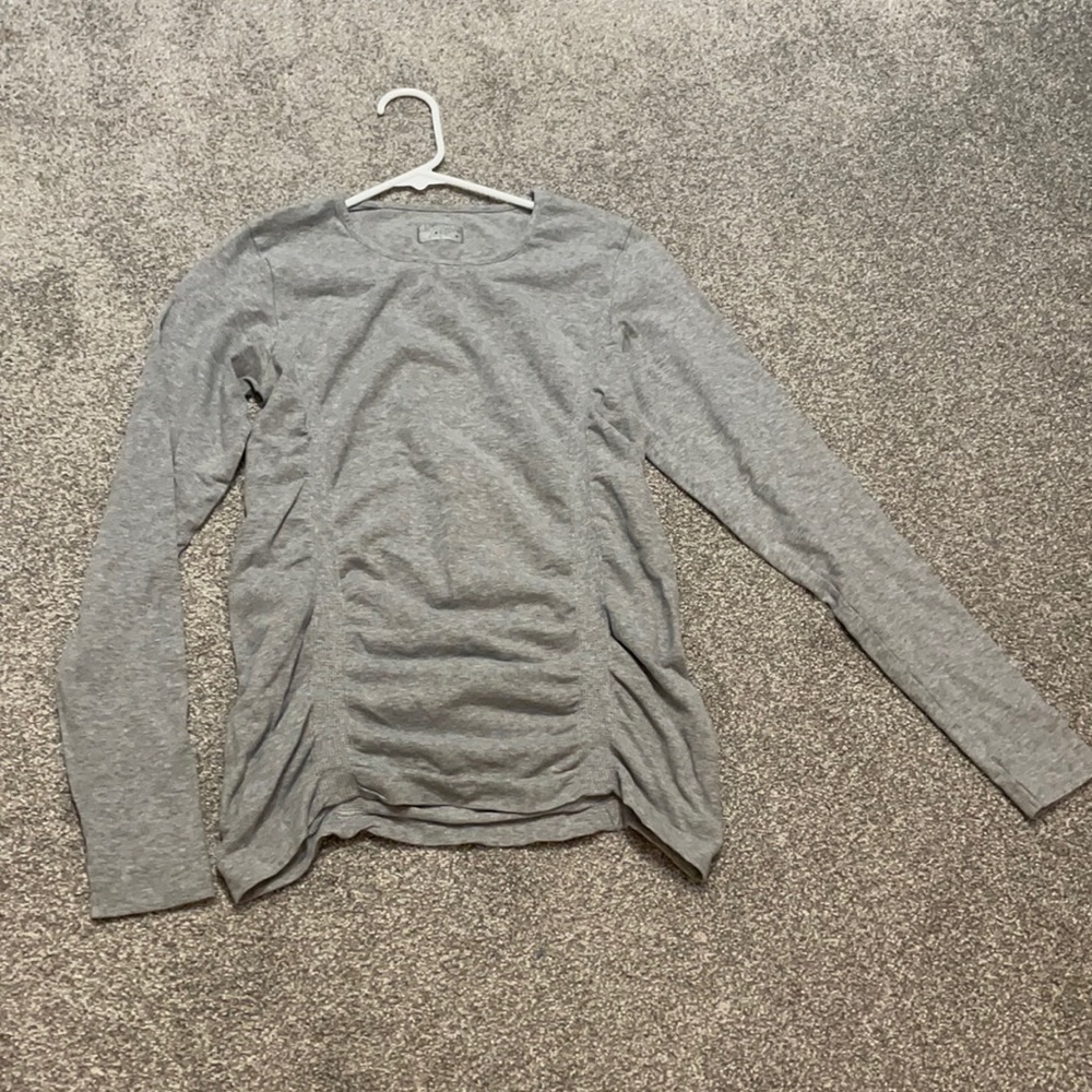 Athlete ruched long sleeve shirt